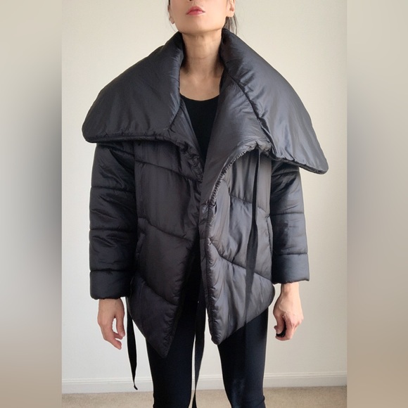 STATEMENT OVERSIZED PUFFER JACKET - BLACK - Picture 13 of 14